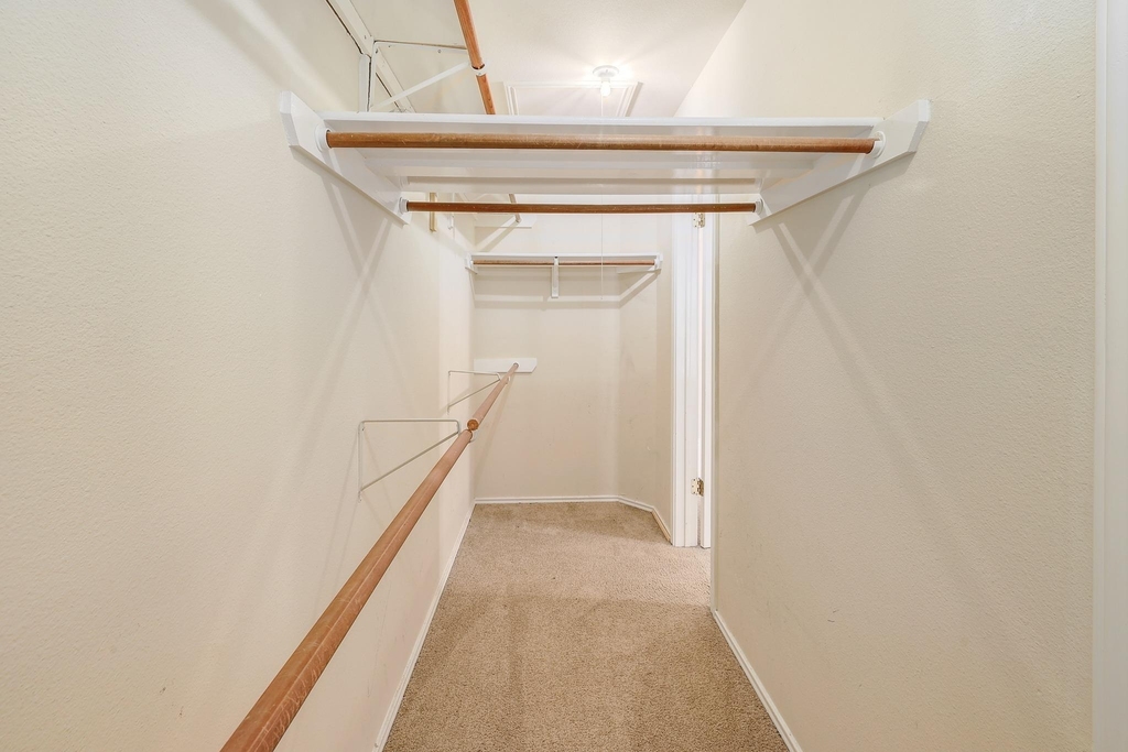 9401 Caracas Dr - Photo 16