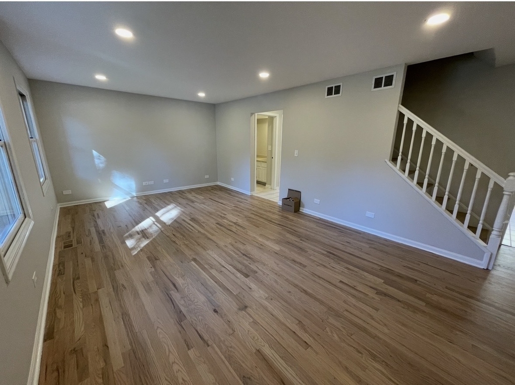 1703 Winnetka Road - Photo 2