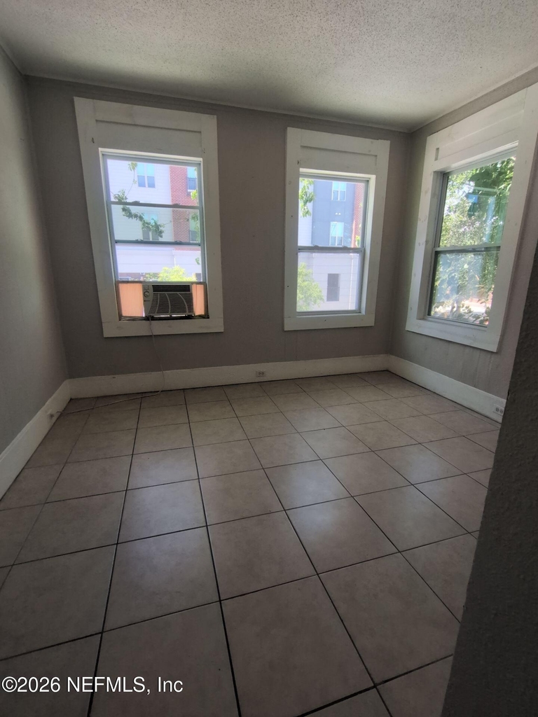 417 N Liberty Street - Photo 1
