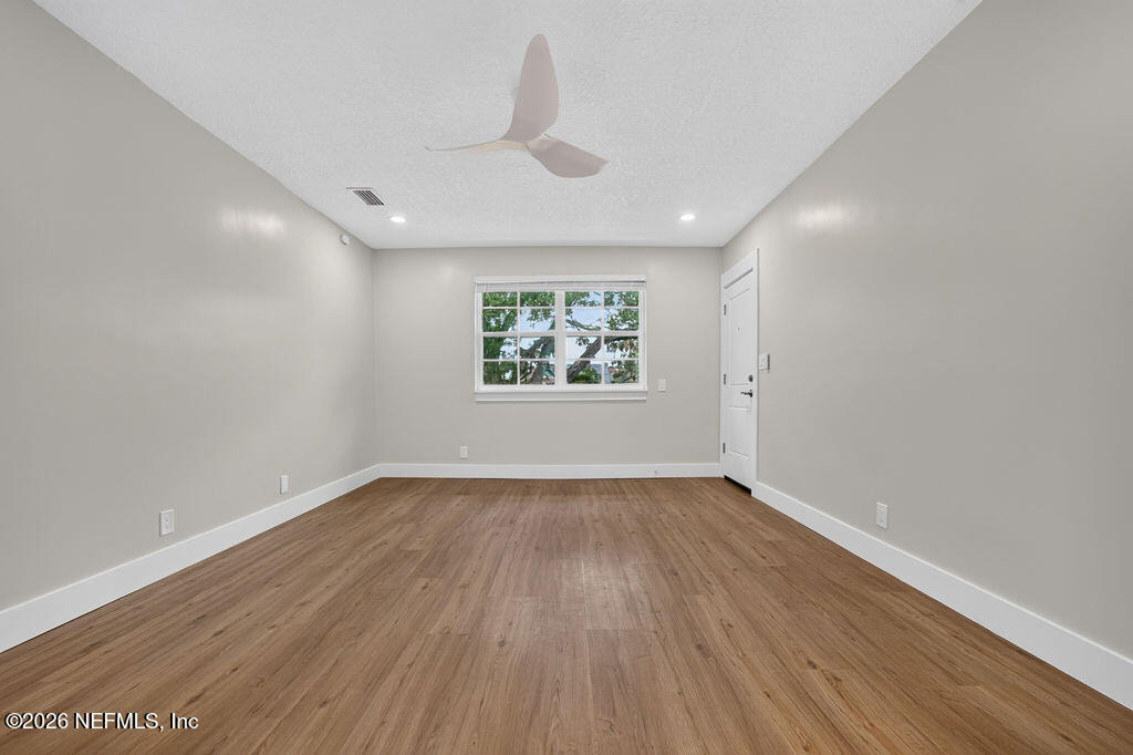 2247 Riverside Avenue - Photo 15