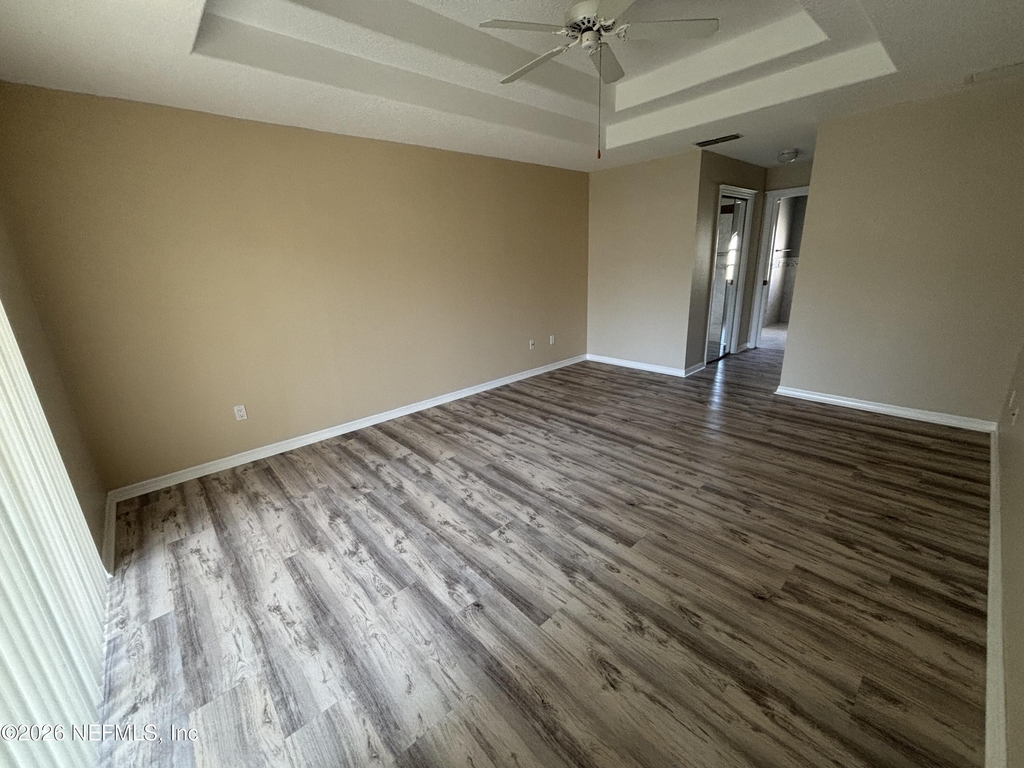 20 Clarendon Court N - Photo 16