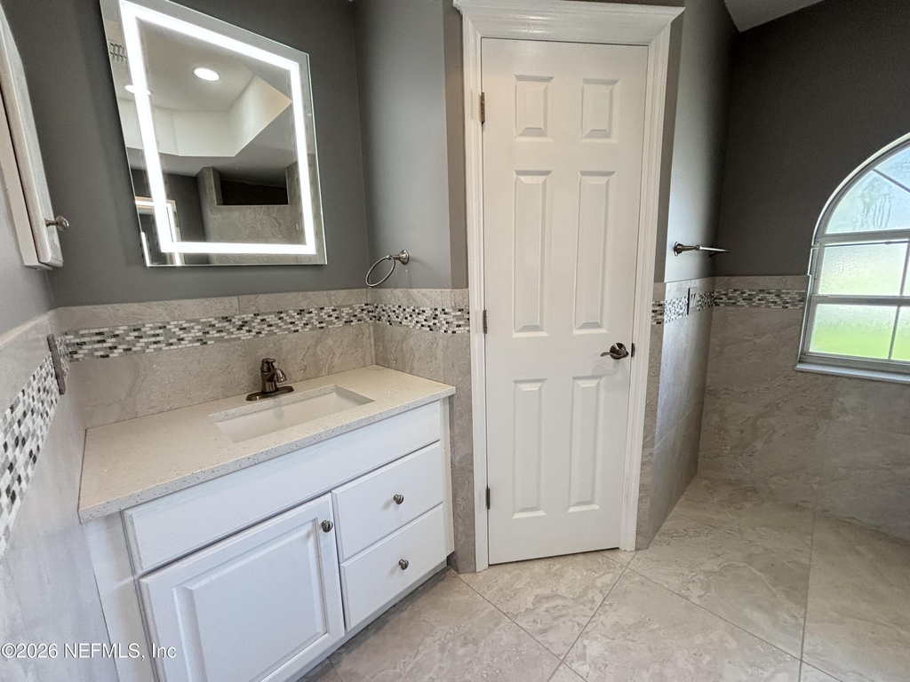 20 Clarendon Court N - Photo 13