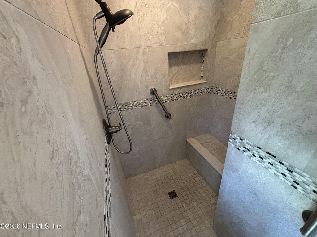 20 Clarendon Court N - Photo 22