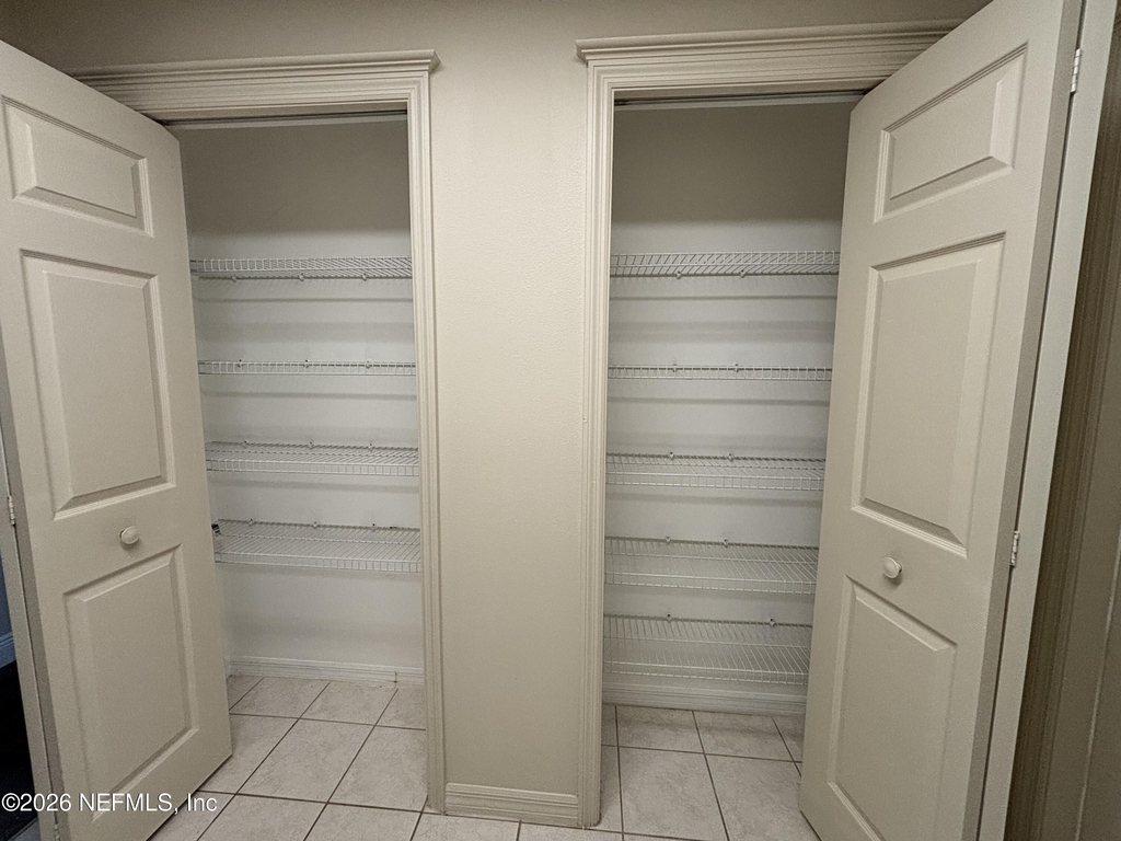 20 Clarendon Court N - Photo 19