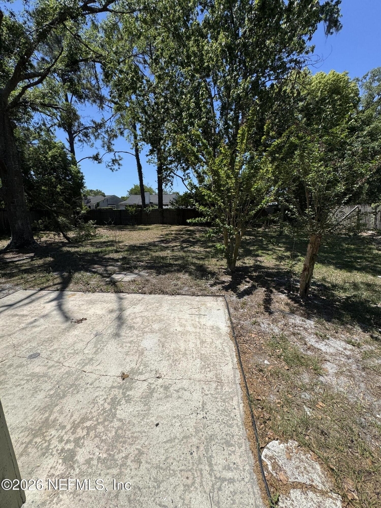 8321 Crosswind Road - Photo 16