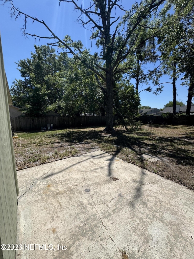 8321 Crosswind Road - Photo 17