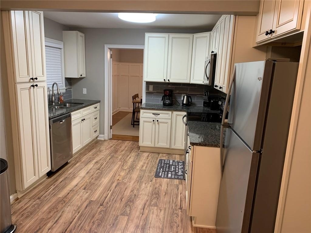 1068 Faith Avenue Se - Photo 18