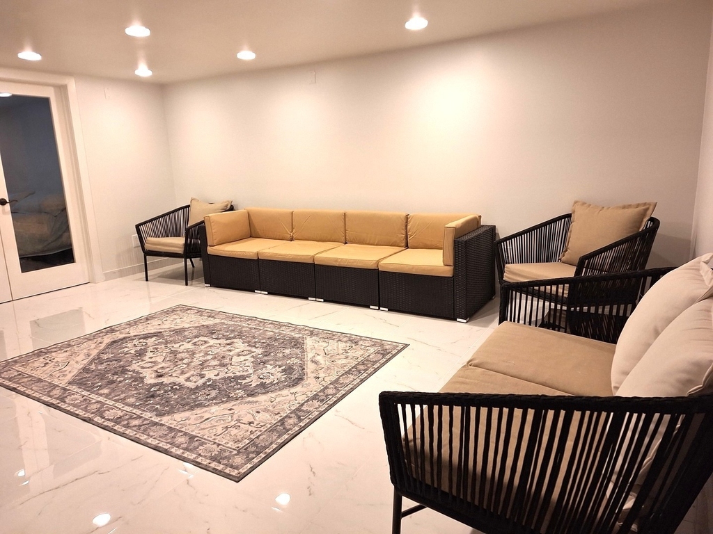 227 Juneway Terrace - Photo 12