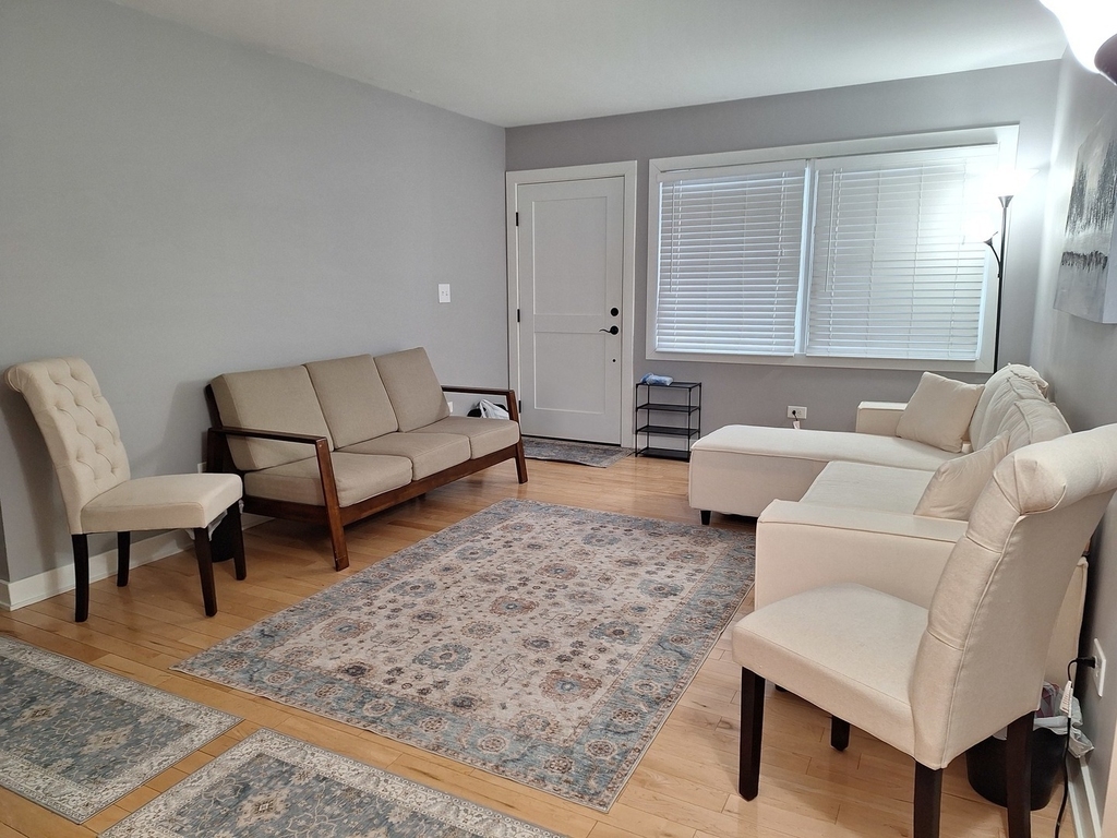 227 Juneway Terrace - Photo 3