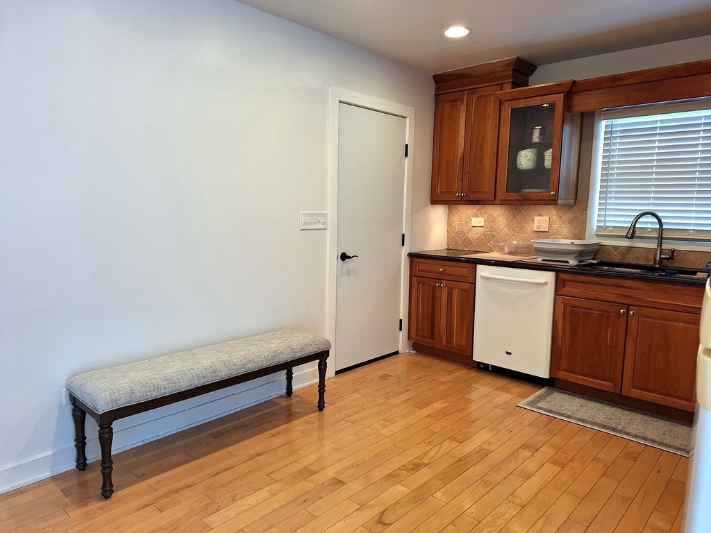 227 Juneway Terrace - Photo 4