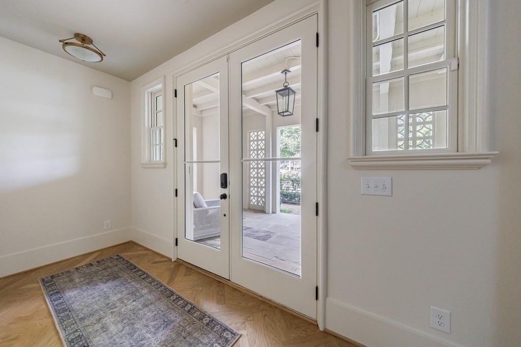 81 Delmont Drive - Photo 3