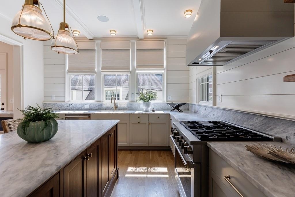 81 Delmont Drive - Photo 11