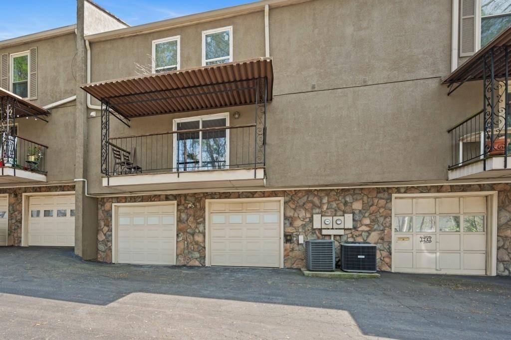 1744 Woodcliff Place Ne - Photo 28