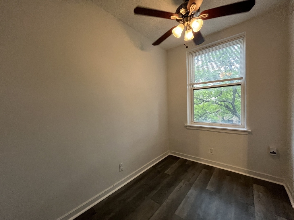 3727 N Pine Grove Avenue - Photo 6