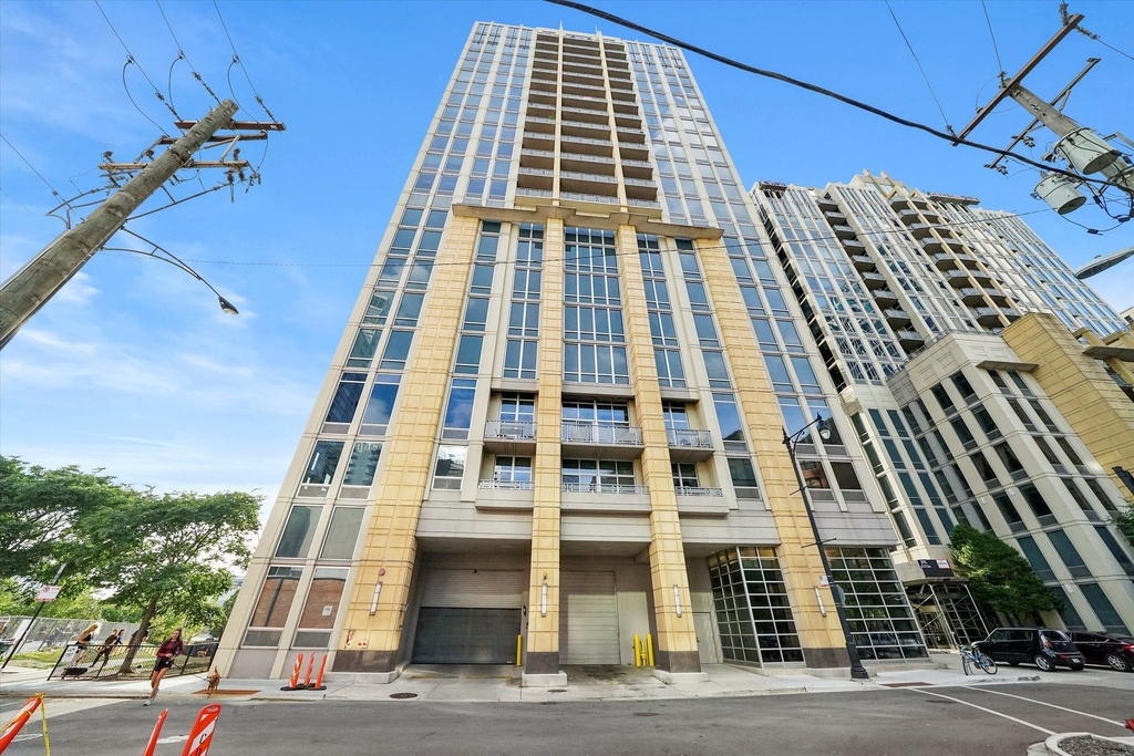700 N Larrabee Street - Photo 31