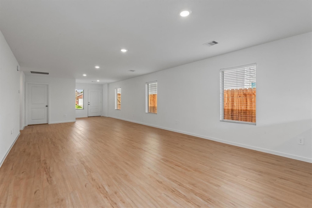 1525 San Sebastien Drive - Photo 2