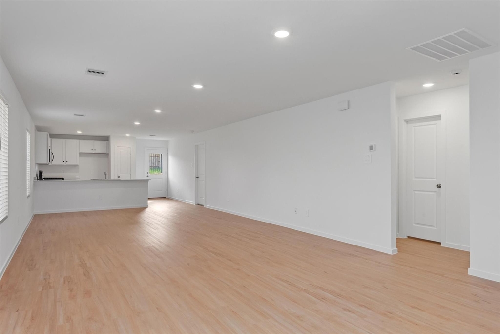 1525 San Sebastien Drive - Photo 3