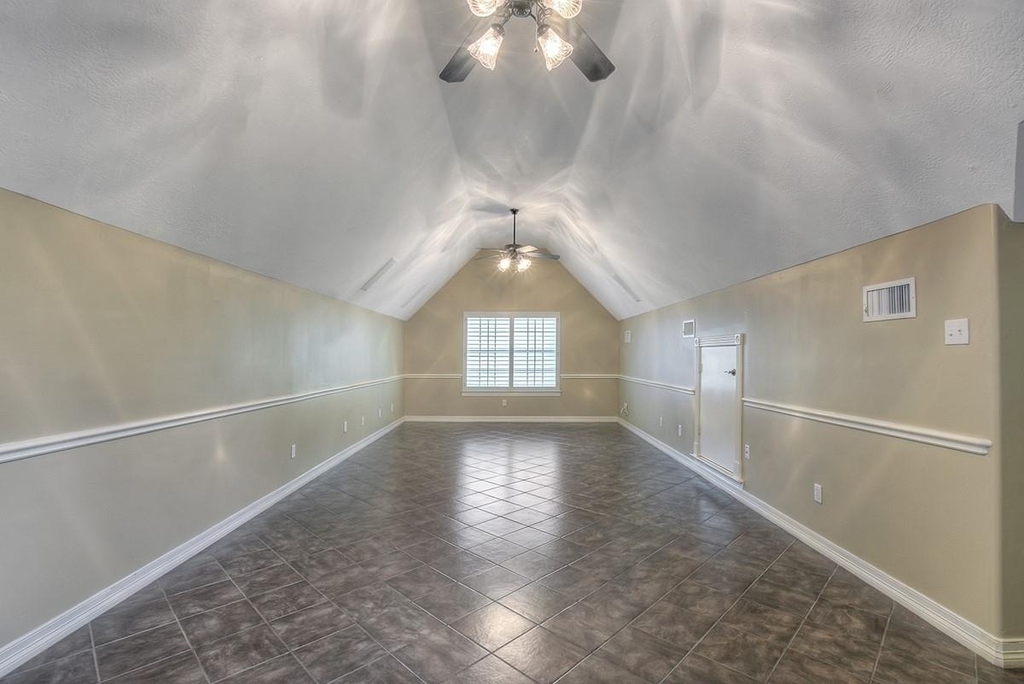 10819 Lake Windcrest - Photo 35