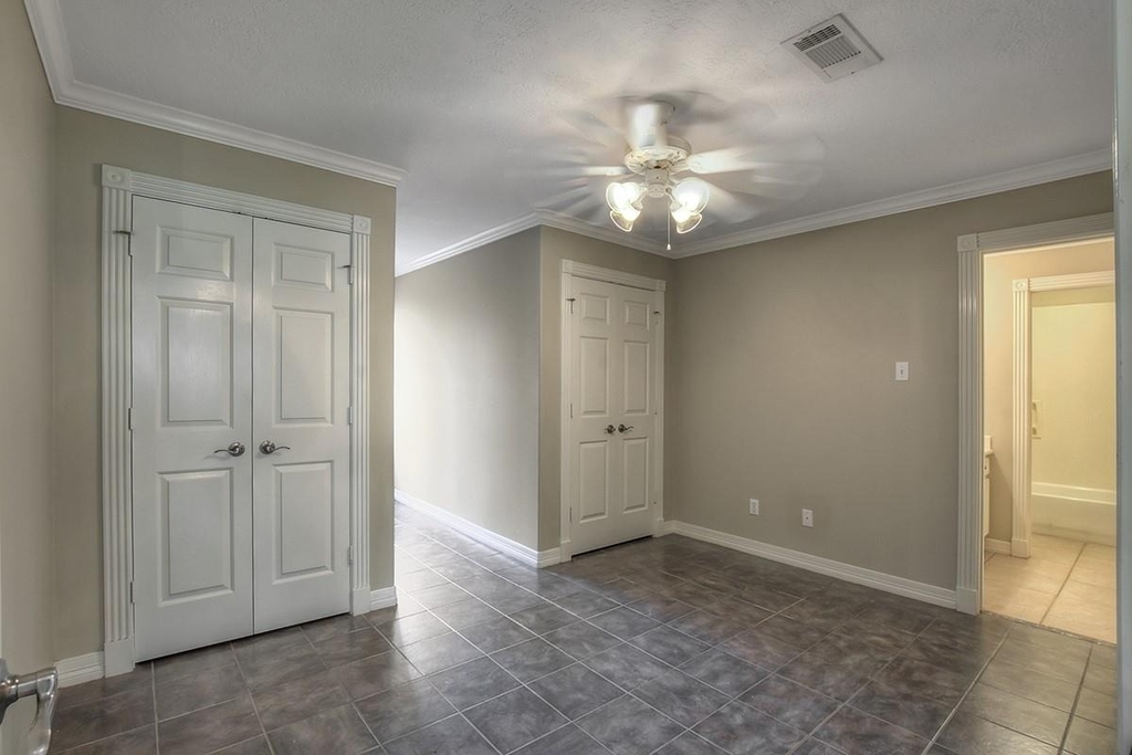 10819 Lake Windcrest - Photo 31