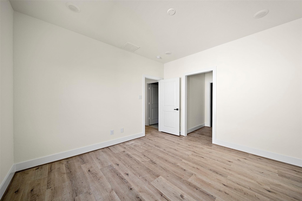 2722 Nagle Street - Photo 14