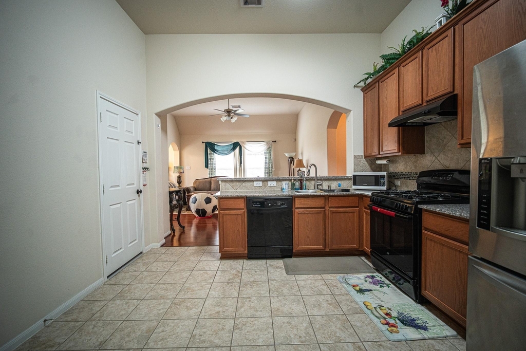 4138 Falvel Shadow Creek Drive - Photo 10