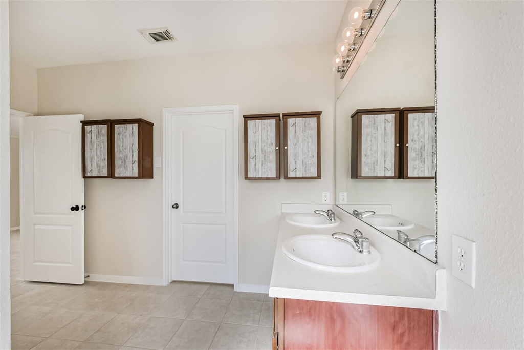 2601 Hewn Rock Way - Photo 22