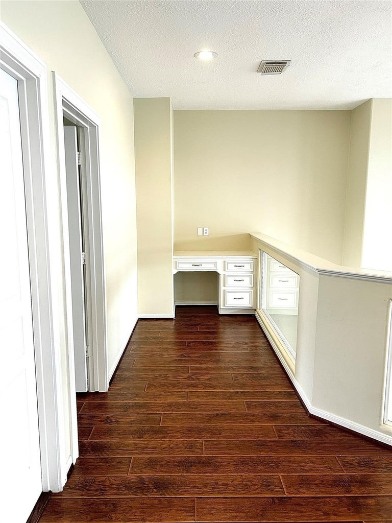 807 Kipp Avenue - Photo 9