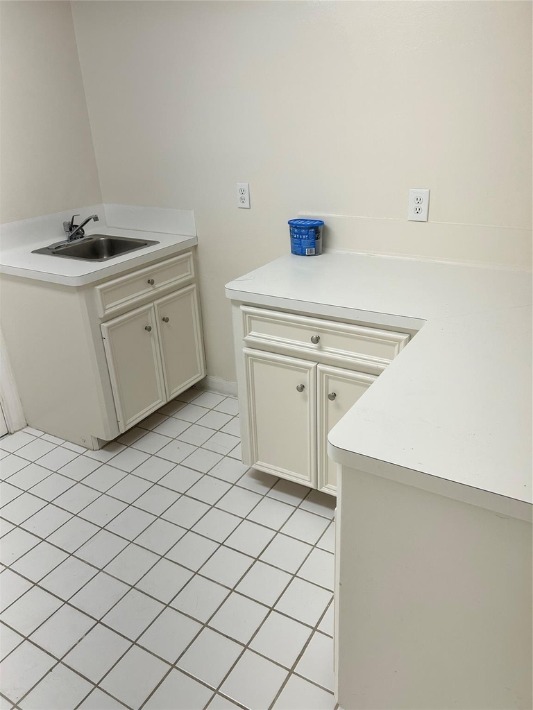 807 Kipp Avenue - Photo 23