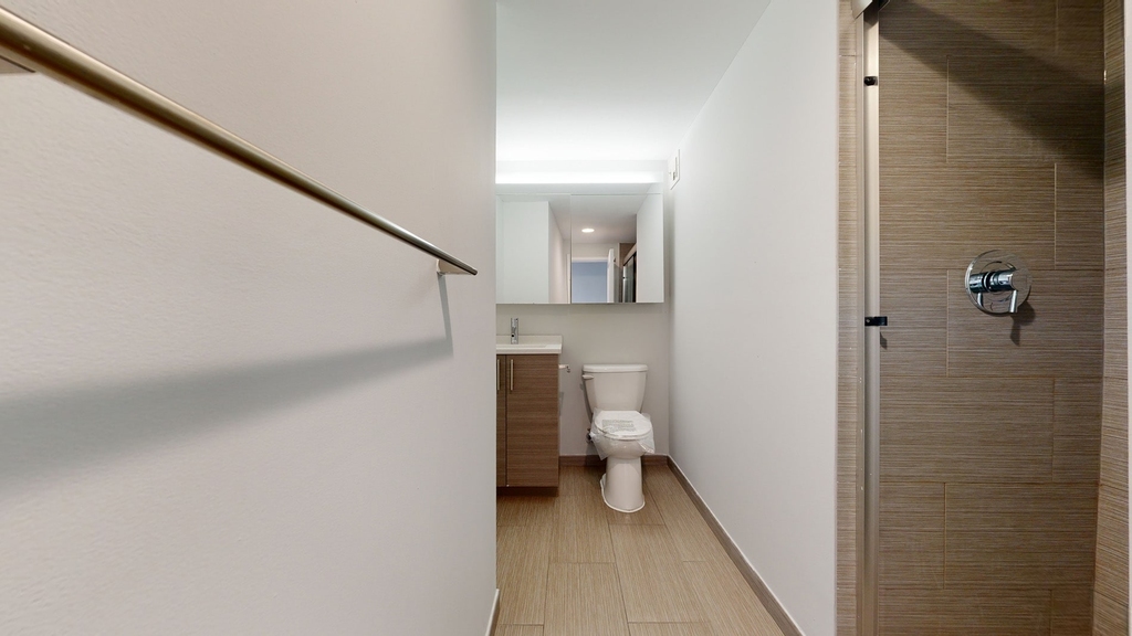 401 E 34th St - Photo 4
