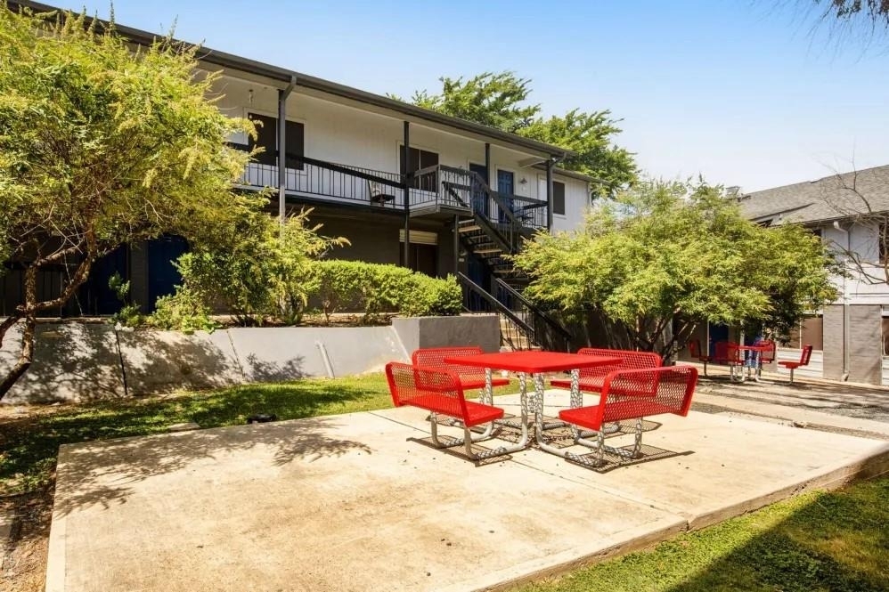 2101 Burton Drive - Photo 7