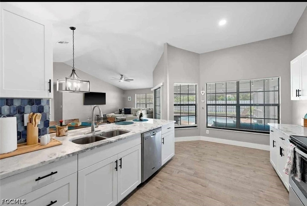 2206 Se 4th Street - Photo 0