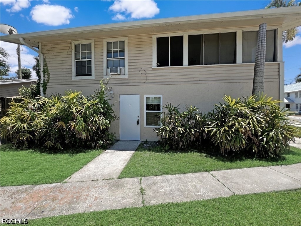 1615 Evans Avenue - Photo 1