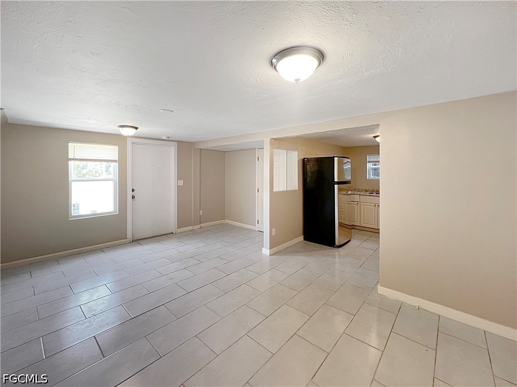 1615 Evans Avenue - Photo 2