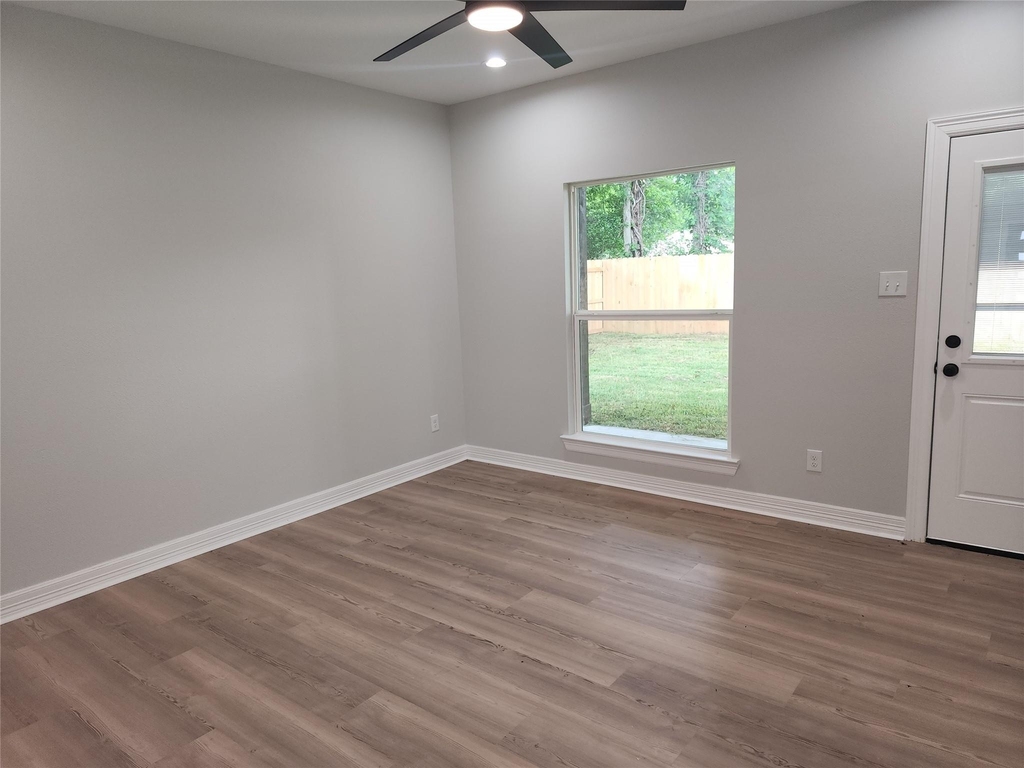 2651 Beaumont Avenue - Photo 9