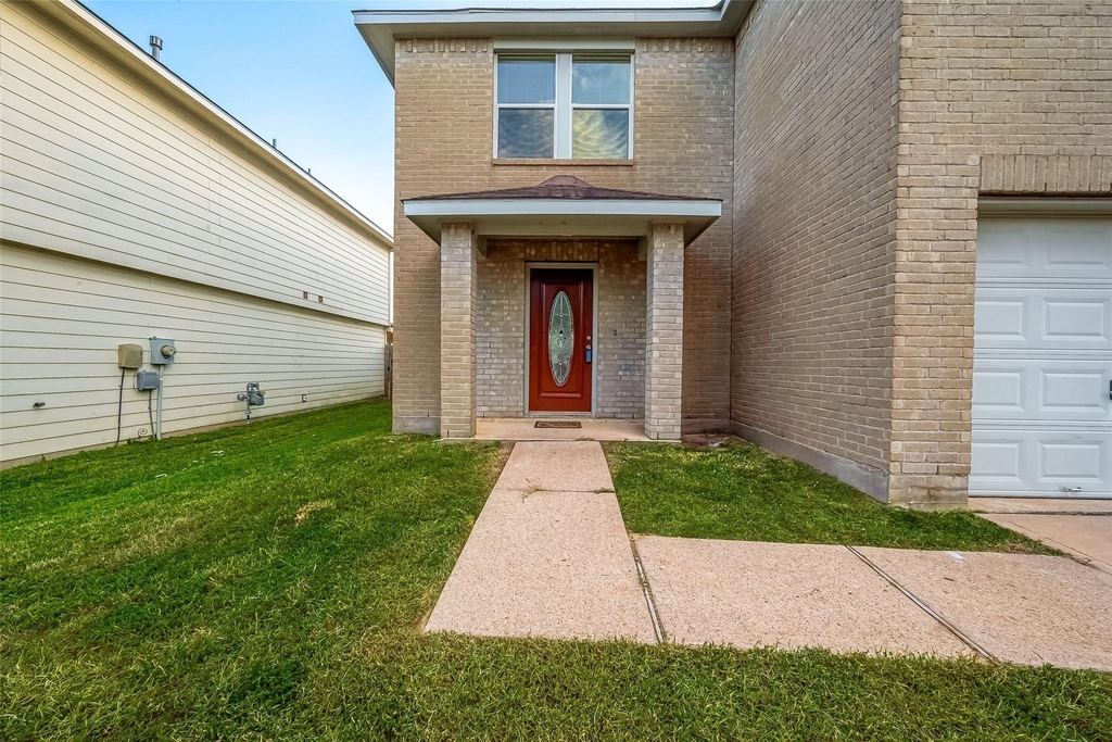 20807 Baronsledge Lane - Photo 2