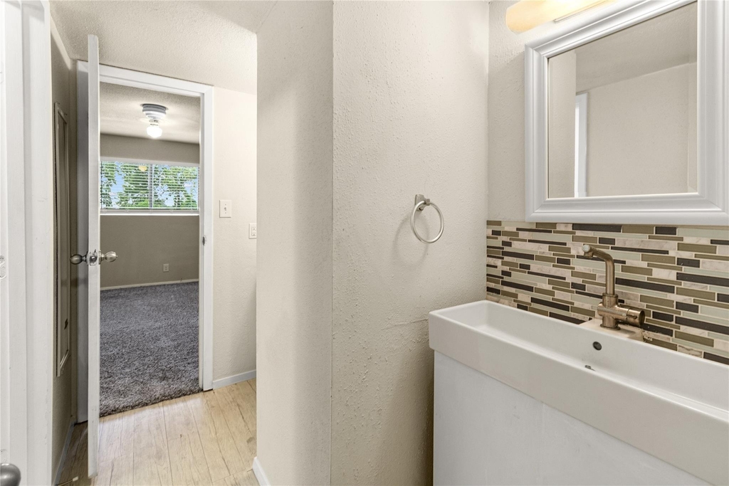 11002 Hammerly Boulevard - Photo 3
