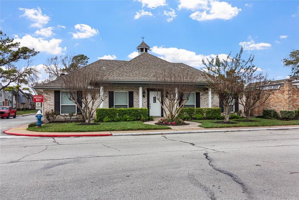 11002 Hammerly Boulevard - Photo 1