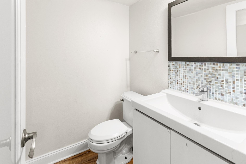 11002 Hammerly Boulevard - Photo 16