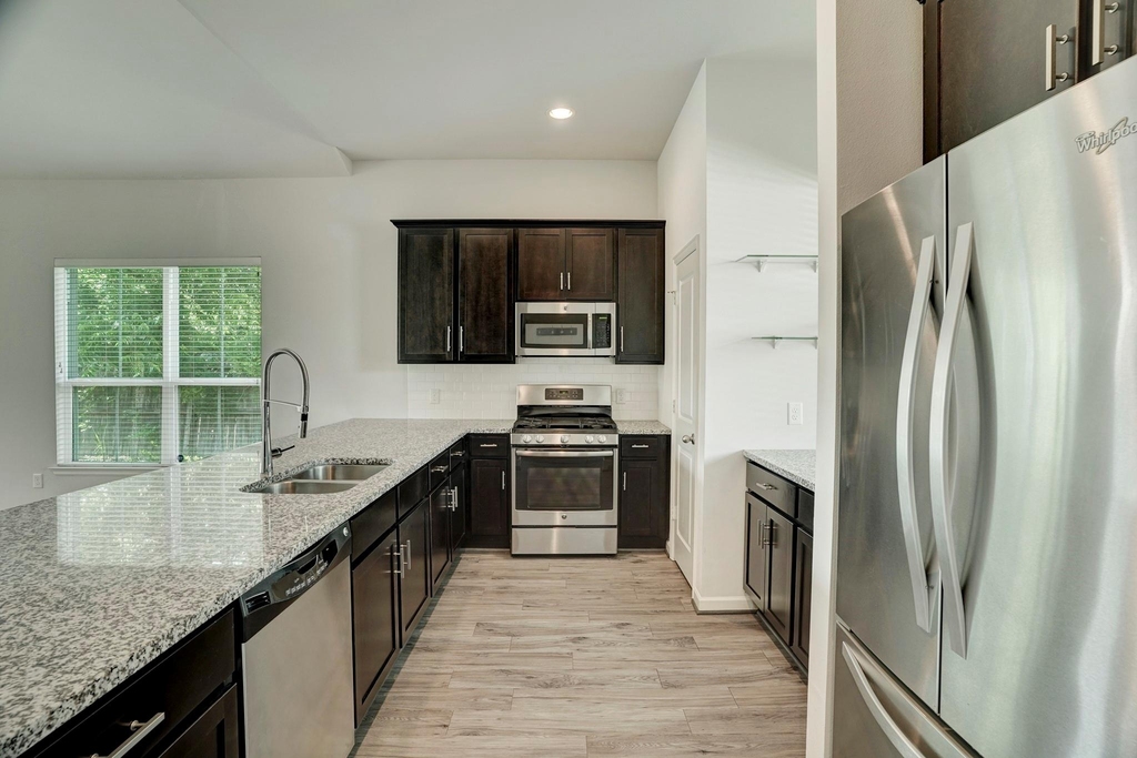 3413 Omega Street - Photo 4