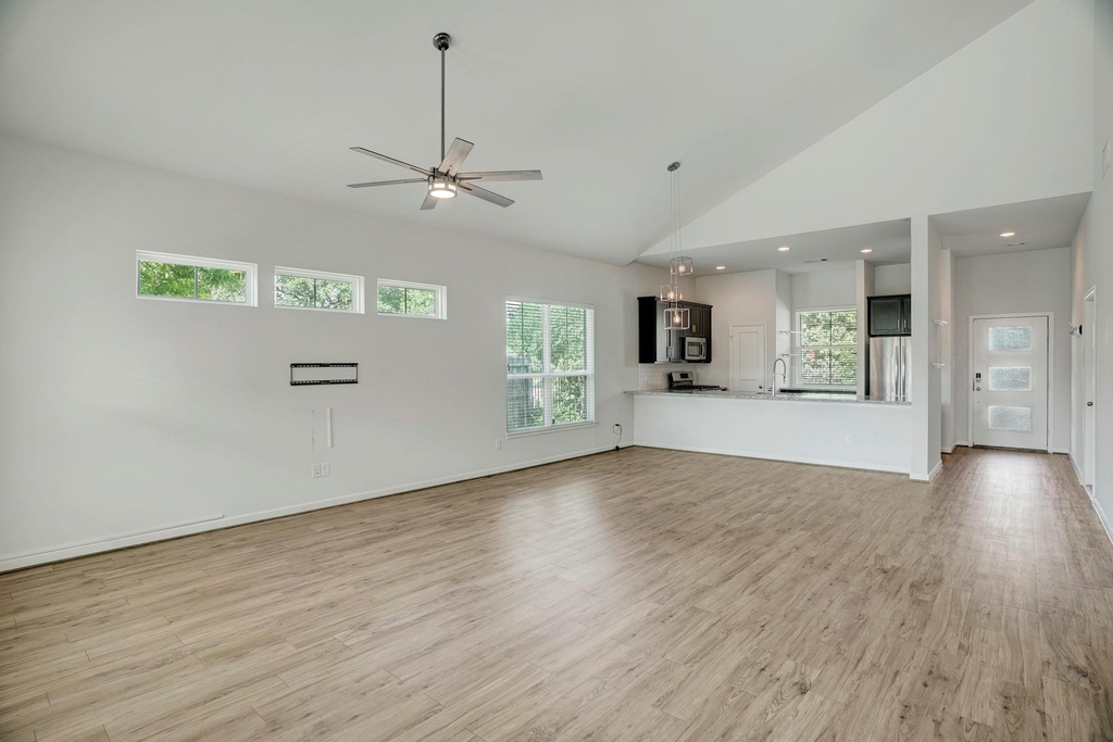 3413 Omega Street - Photo 7