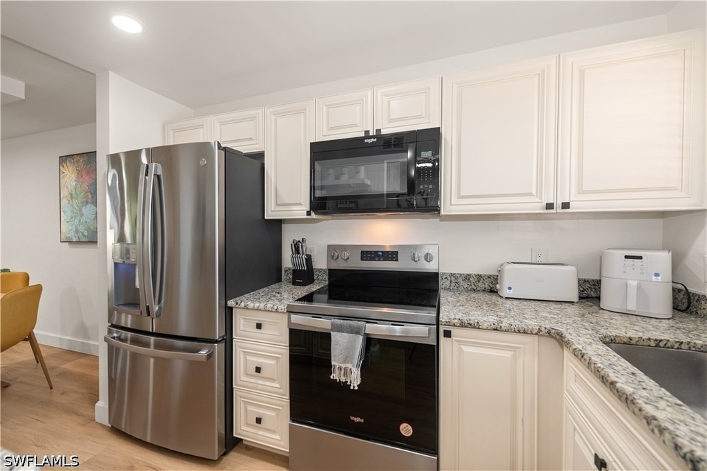 501 Forest Lakes Boulevard - Photo 9