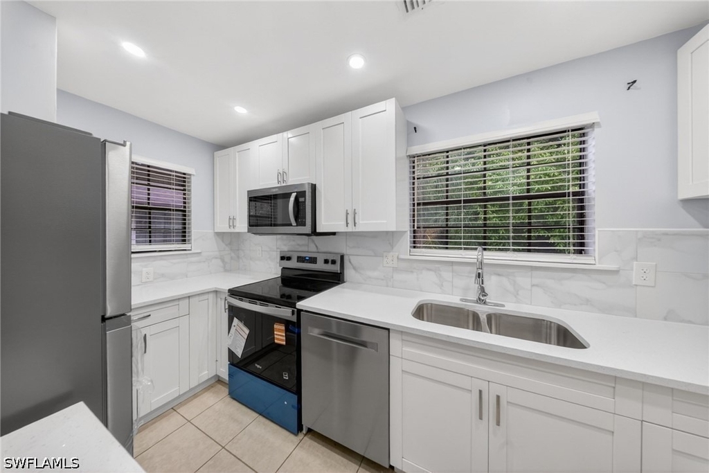 5300 Treetops Drive - Photo 3