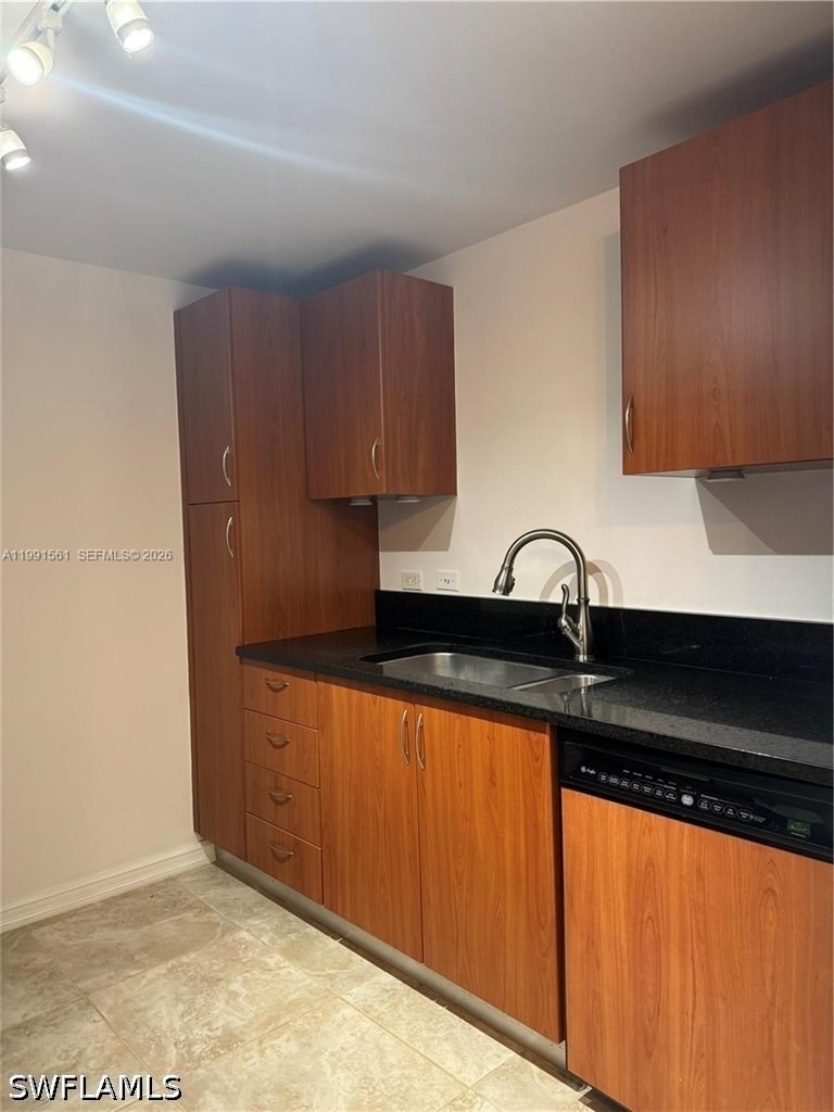 18800 Ne 29 Avenue - Photo 1