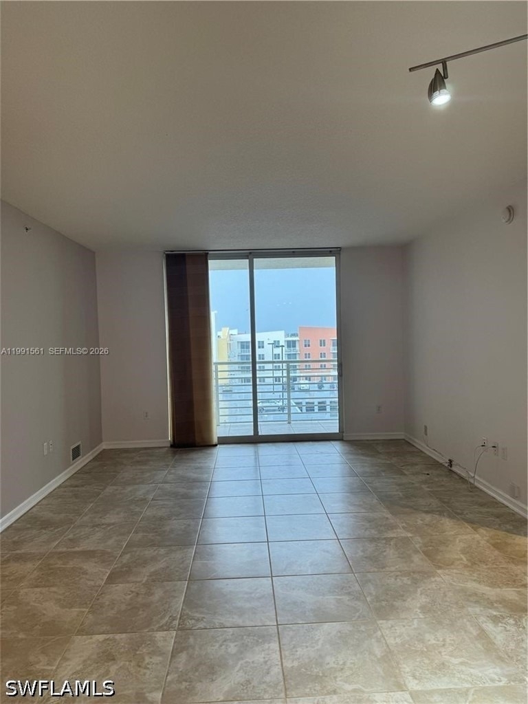 18800 Ne 29 Avenue - Photo 35