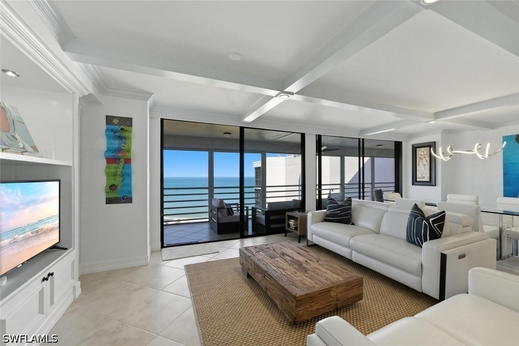 4751 Gulf Shore Boulevard N - Photo 2