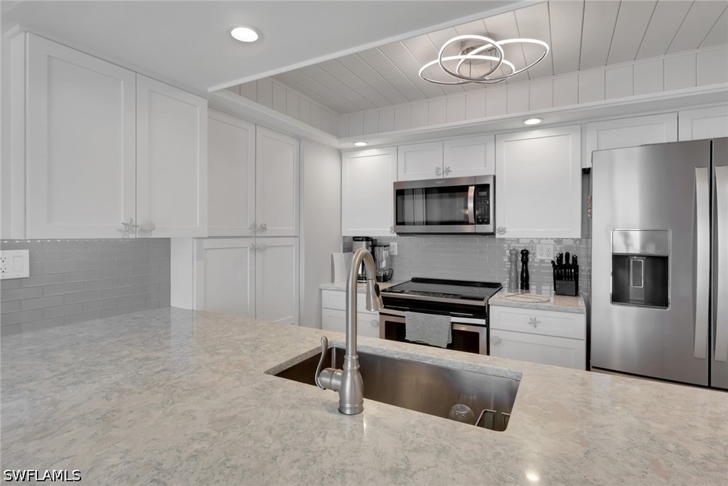10475 Gulf Shore Drive - Photo 5
