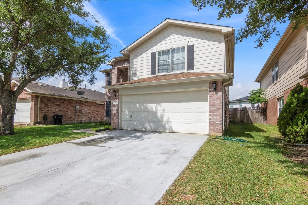 5815 Clerkenwell Drive - Photo 1