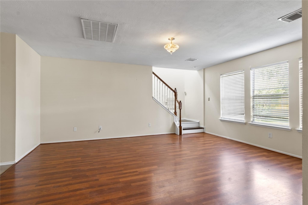 5815 Clerkenwell Drive - Photo 4