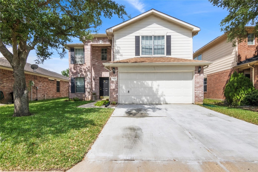 5815 Clerkenwell Drive - Photo 0