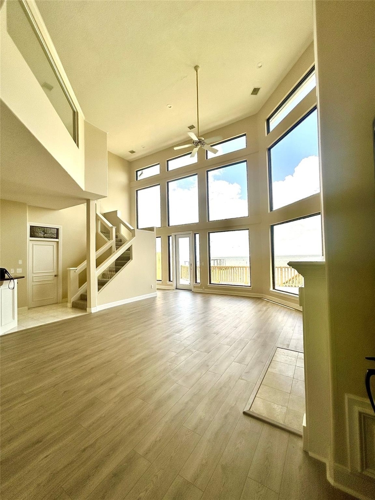 807 Kipp Avenue - Photo 0